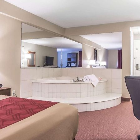 Econo Lodge Orillia Kültér fotó