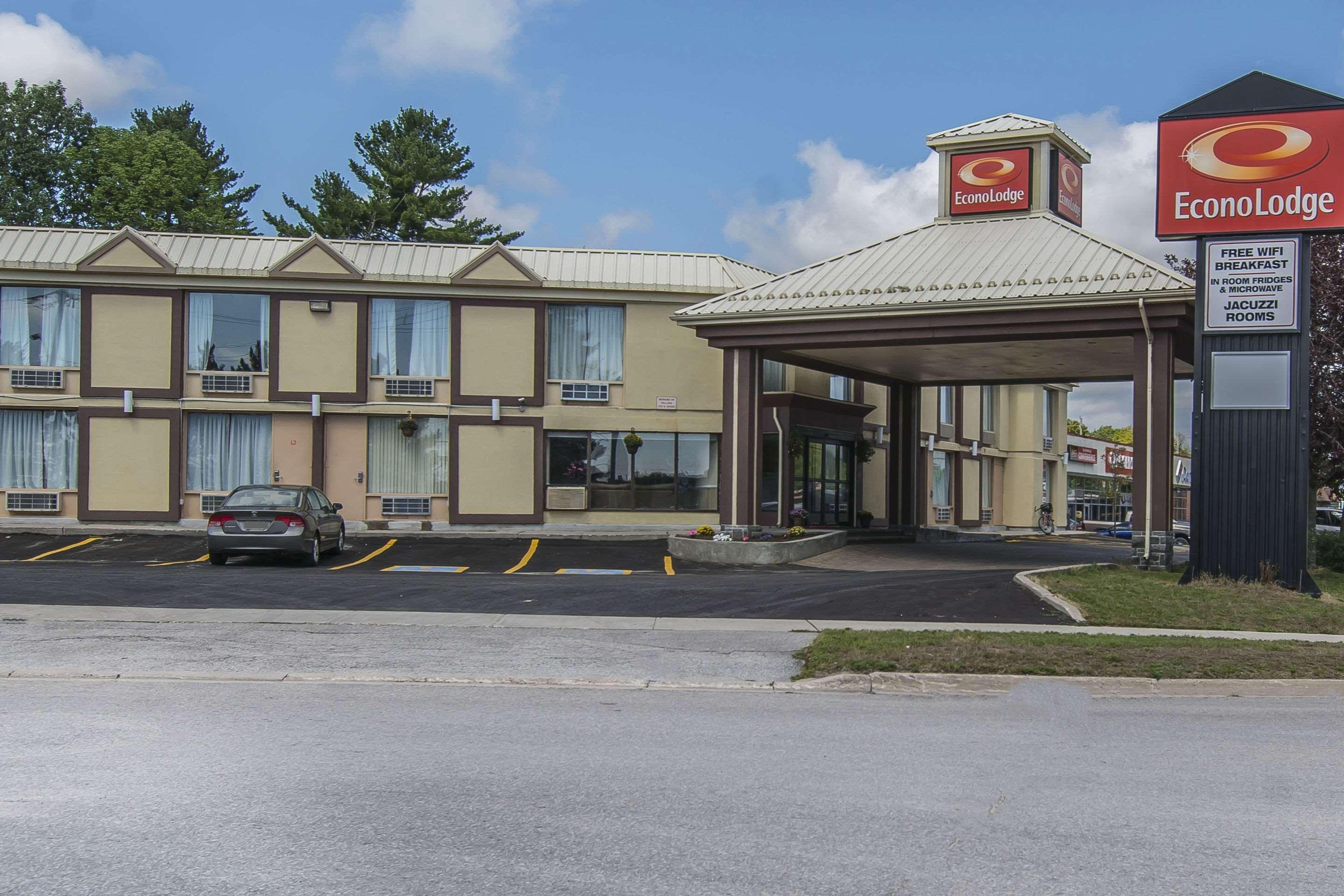 Econo Lodge Orillia Kültér fotó