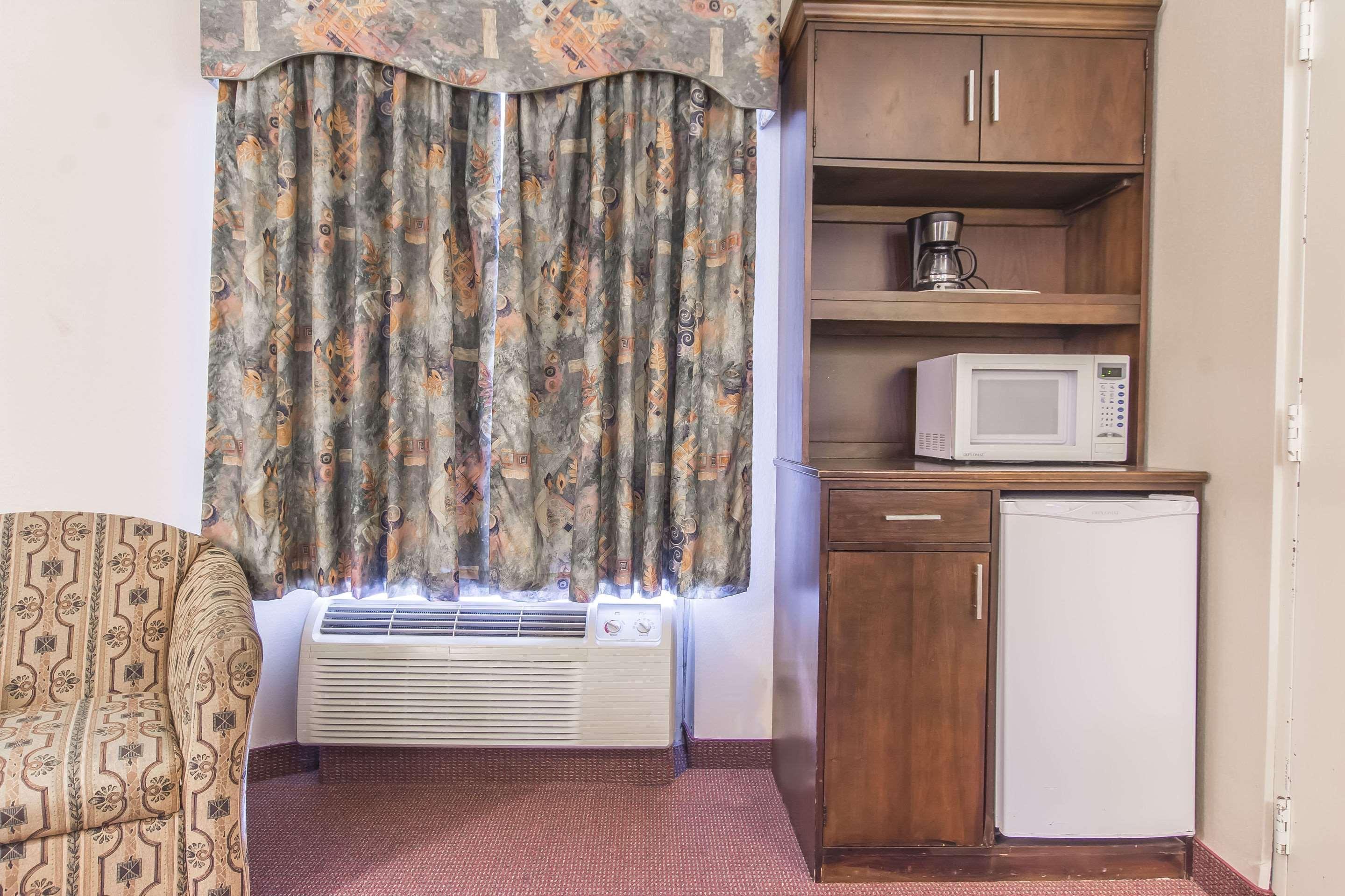 Econo Lodge Orillia Kültér fotó