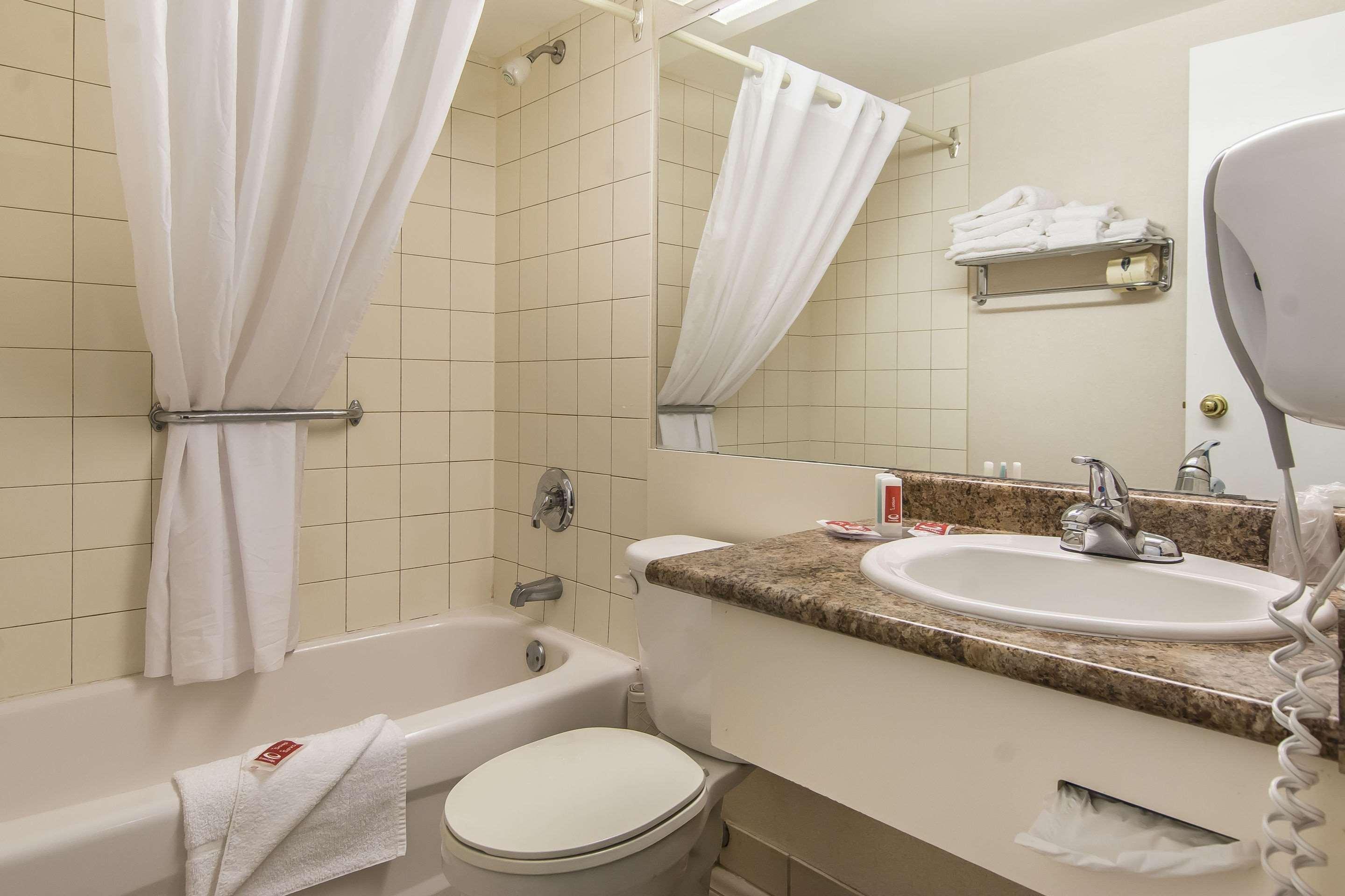 Econo Lodge Orillia Kültér fotó