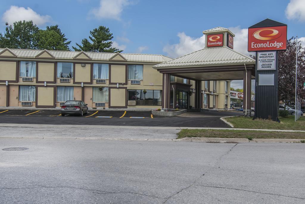 Econo Lodge Orillia Kültér fotó