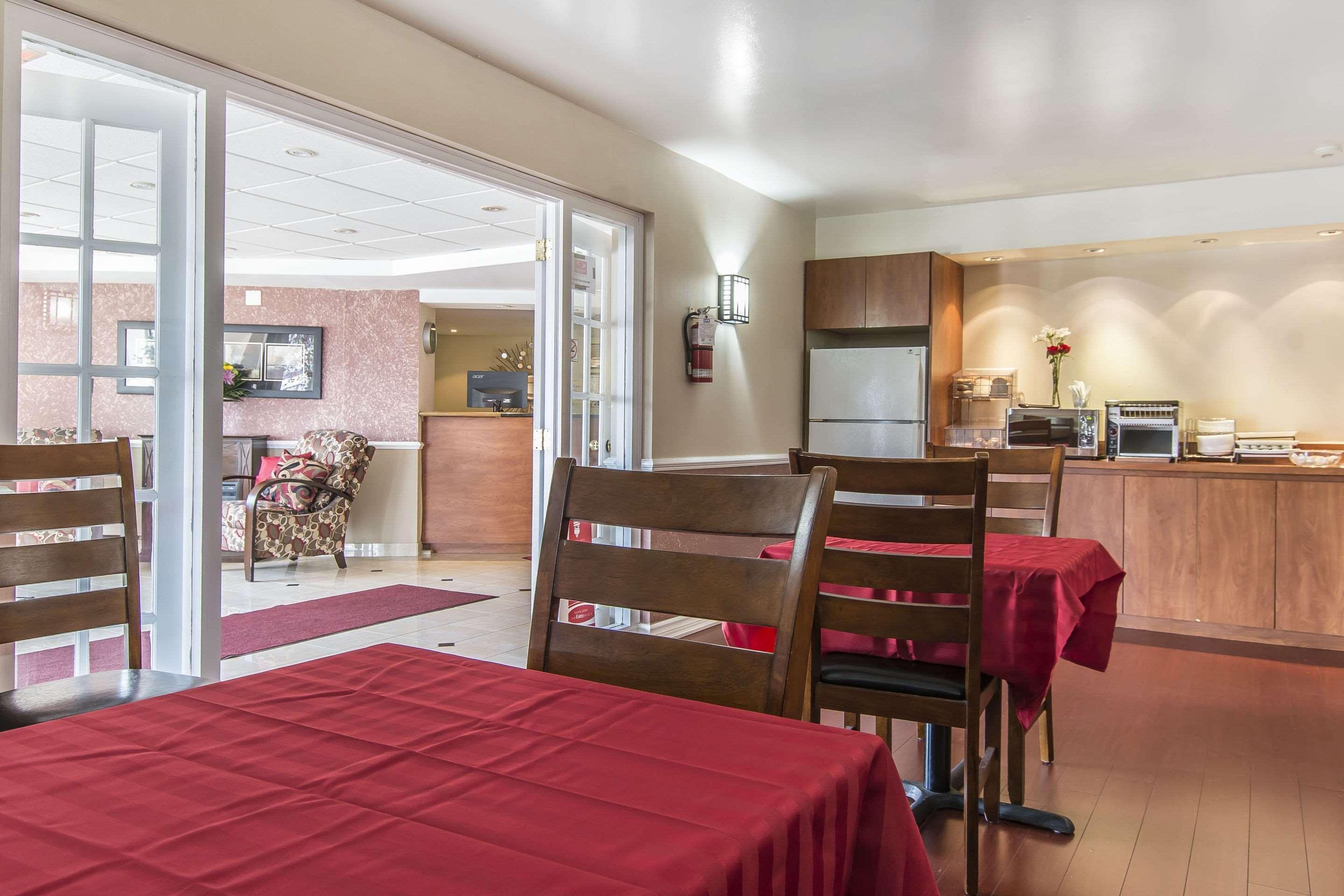 Econo Lodge Orillia Kültér fotó